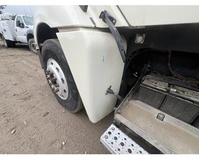 Freightliner Columbia Left Fender Extension