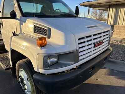 GMC C5500 Right Fender Extension