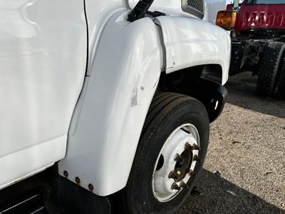 GMC C5500 Right Fender Extension