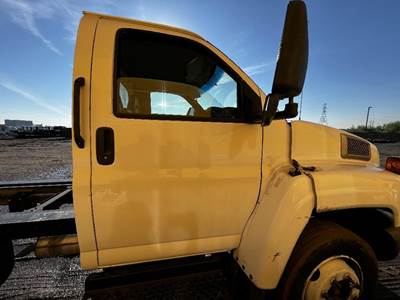 GMC C5500 Right Fender Extension