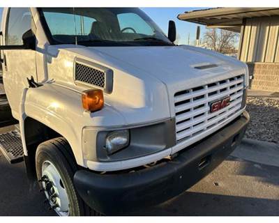 GMC C5500 Right Fender Extension