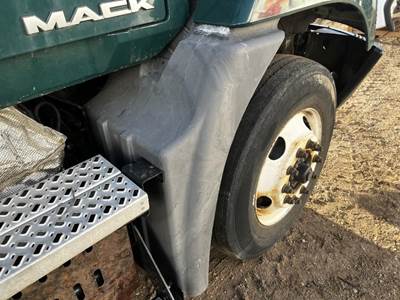 Mack Pinnacle CXU612 Right Fender Extension for a Mack CXU612