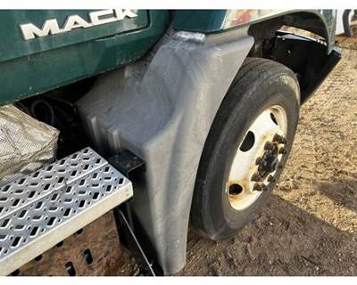 Mack Pinnacle CXU612 Right Fender Extension for a Mack CXU612