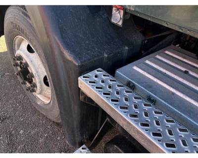 Mack Pinnacle CXU612 Left Fender Extension for a Mack CXU612
