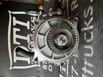 Isuzu 4HK1TC Fuel Injection Pump for a Isuzu NPR