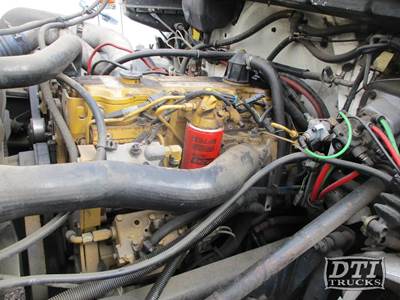 Caterpillar 3126 Fuel Injector for a Freightliner FL70