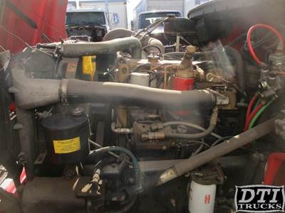 Caterpillar 3126 Fuel Injector for a Freightliner FL70