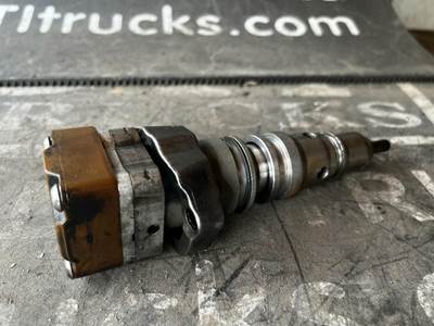 Caterpillar 3126 Fuel Injector for a Freightliner FL60