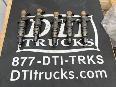 Caterpillar C7 Fuel Injector for a GMC C7500