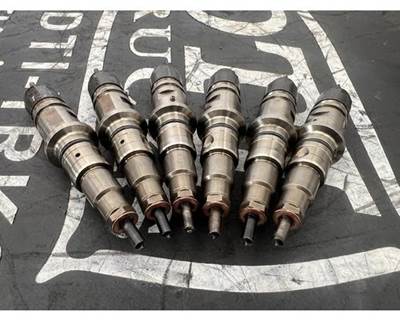 Cummins ISB 6.7L Fuel Injector for a Freightliner M2 106