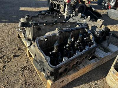 International MaxxForce 7 Fuel Injector for a International 4400