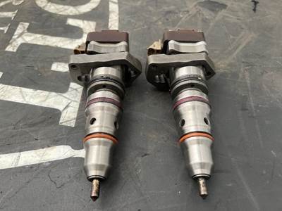 DT-466  Fuel Injectors, Good Condition. Ship Ready.  Call DTI Trucks for more