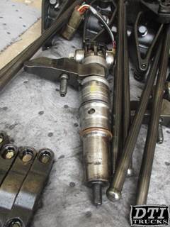 International MaxxForce DT Fuel Injector for a International 4300