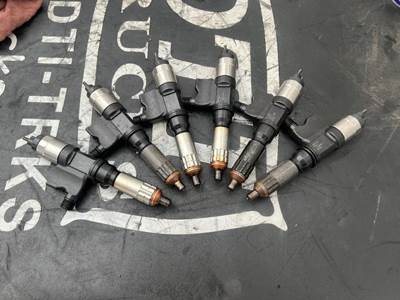 Isuzu 6HK1 Fuel Injector for a GMC C7500