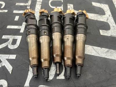 Mercedes-Benz OM926 Fuel Injector for a Freightliner M2 112