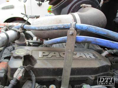 Paccar PX-7 Fuel Injector for a Kenworth T370