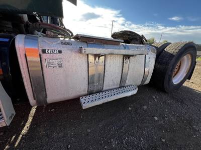Mack Pinnacle CXU612 Fuel Tank for a Mack CXU612