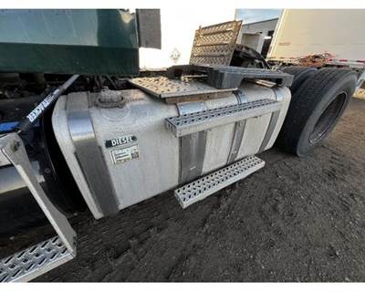 Mack Pinnacle CXU612 Fuel Tank for a Mack CXU612