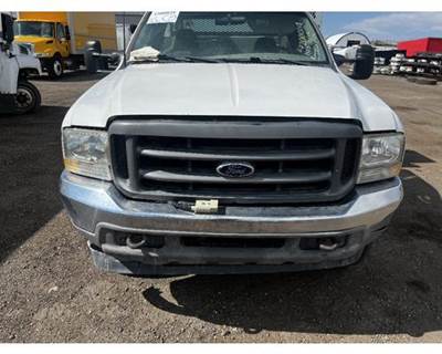 Used 2003 Ford F-550 Grille Assembly