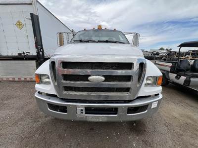 Ford F-650 Grille for a Ford F650