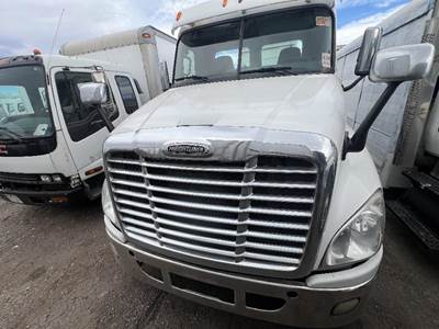 Freightliner Cascadia Grille