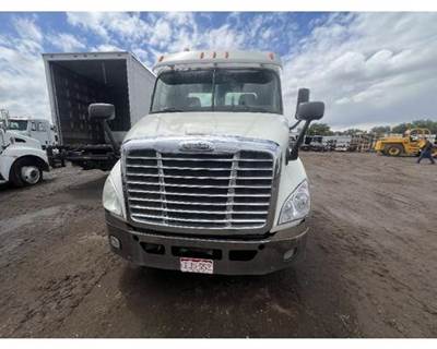 Freightliner Cascadia Grille