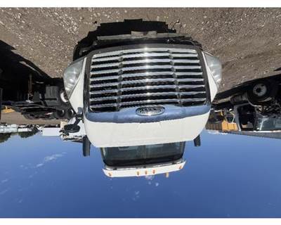 Freightliner Cascadia Grille