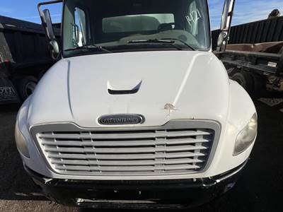 Freightliner M2 106 Grille