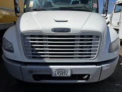 Freightliner M2 106 Grille