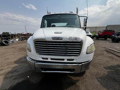 Freightliner M2 106 Grille
