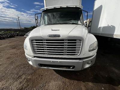 Freightliner M2 106 Grille