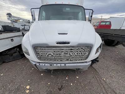 Freightliner M2 106 Grille