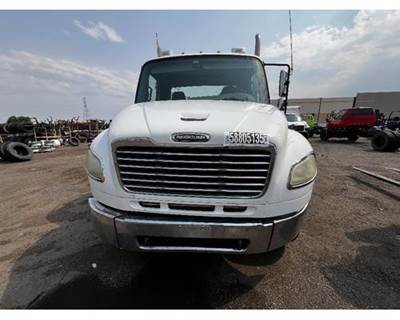 Used 2006 Freightliner M2 106 Grille Assembly