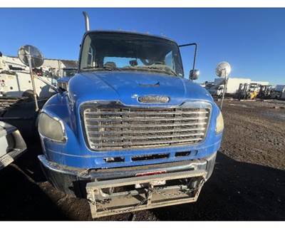 Freightliner M2 106 Grille