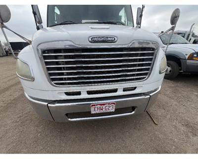 Freightliner M2 106 Grille