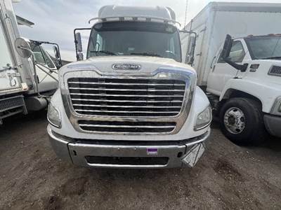 Freightliner M2 112 Grille
