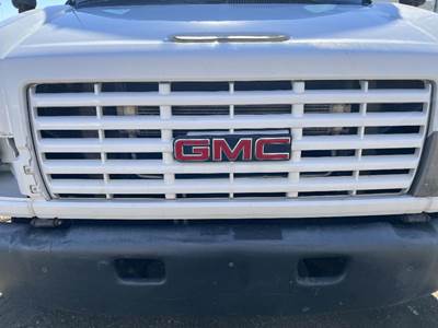 GMC C5500 Grille