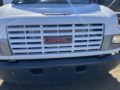GMC C5500 Grille