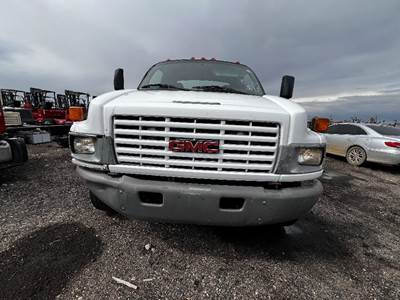 GMC C5500 Grille