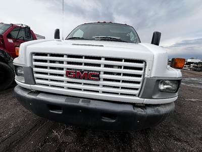 GMC C5500 Grille