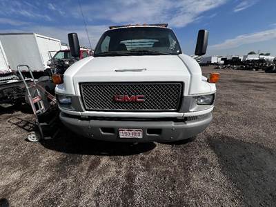 GMC C5500 Grille