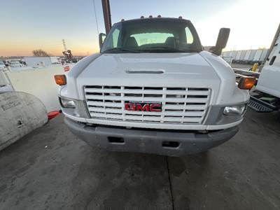 GMC C5500 Grille