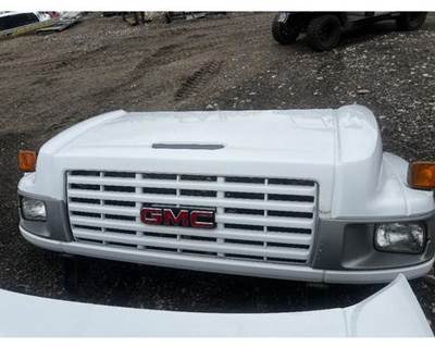 GMC C5500 Grille