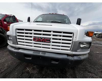 GMC C5500 Grille