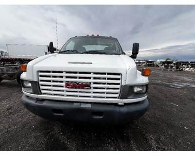 GMC C5500 Grille
