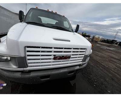 GMC C5500 Grille