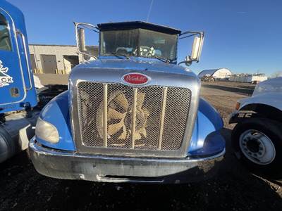 Peterbilt 337 Grille