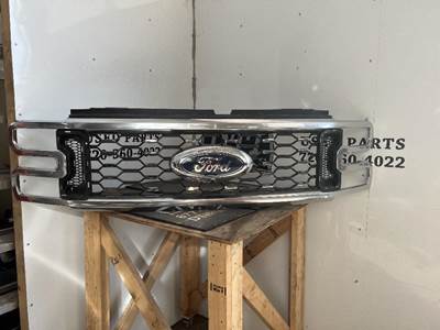 Ford F-250 2023-2024 Grille Assembly, Wiith front camera Good Condition. Call