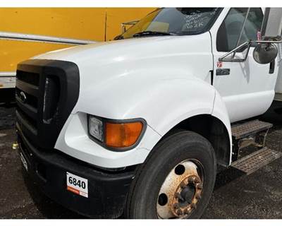 2005 Ford F-750 Complete Hood Assembly with Grille and Headlights