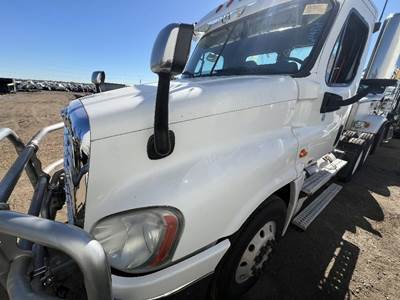 Freightliner Cascadia Hood